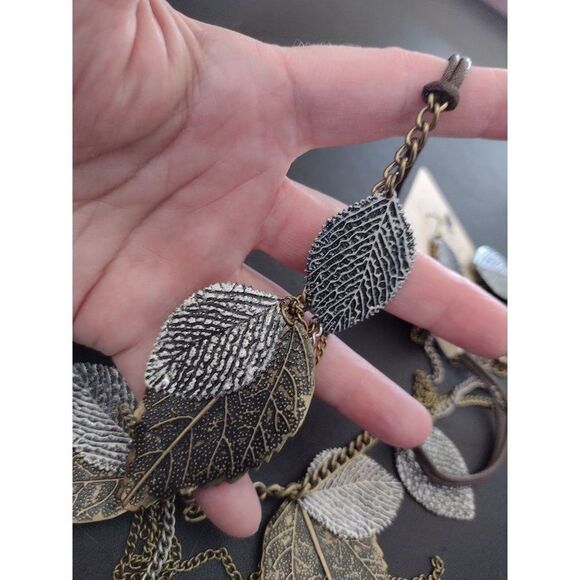 Free Spirit leaf necklace & earring set - Picture 1 of 11